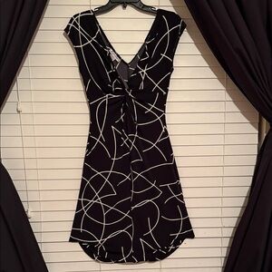 Sleeveless Black and White Midi Dress